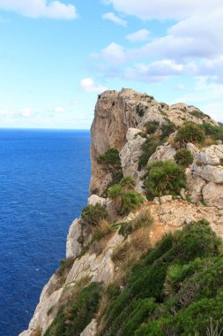 Gözetleme noktası Mirador Es Colomer Cap de Formentor cliff sahilinde ve Akdeniz, Majorca, İspanya
