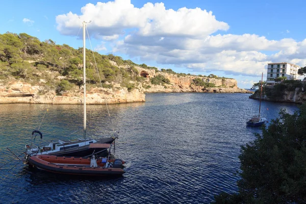 Wioska rybacka panorama Cala Figuera bay i Morze Śródziemne, Majorka, Hiszpania — Zdjęcie stockowe