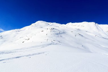 Stubai Alps, Avusturya için kışın kar ve kayak dağ panorama izler