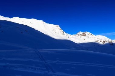 Stubai Alps, Avusturya için kışın kar ve kayak dağ panorama izler