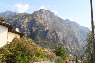 Limon Konsolosu Garda, İtalya 'daki Dağ Panoraması