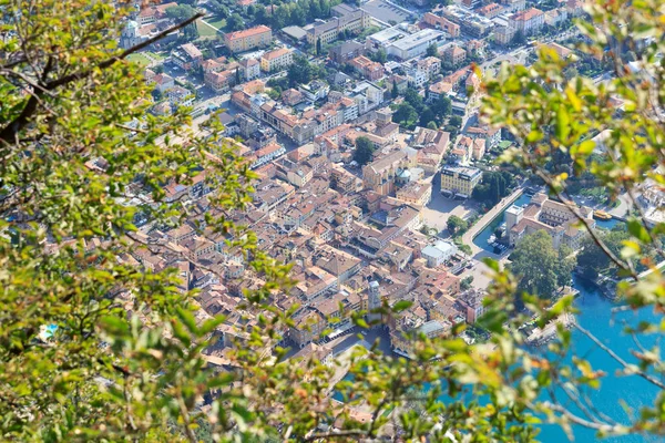 Ρίβα Ντε Γκάρντα: Αεροφωτογραφία πόλης Πανόραμα σε Λίμνη Γκάρντα, Ιταλία — Φωτογραφία Αρχείου