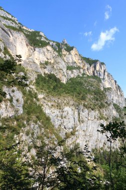 Dağ zirvesi Cima Sat panorama yakın Riva del Garda, İtalya