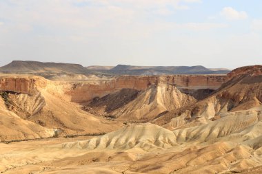 Nahal Zin Kanyonu ve İsrail 'deki Negev Çölü dağ manzarası