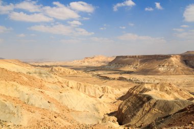 Nahal Zin Kanyonu ve İsrail 'deki Negev Çölü dağ manzarası