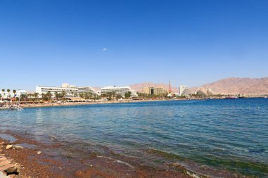 İsrail Kızıldeniz 'de plajlı Eilat tatil beldesi panoraması
