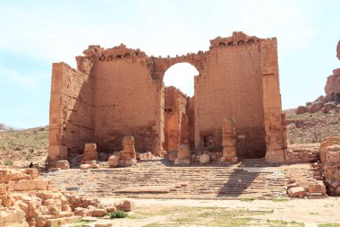 Ürdün 'ün Petra kentindeki Qasr Bint (Qasr al-Bint) tapınağının kalıntıları