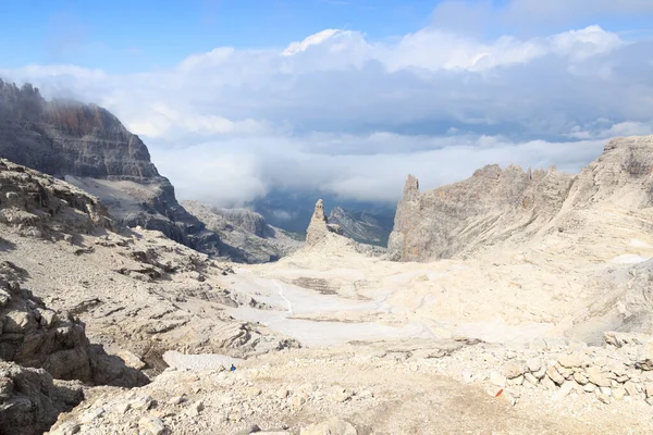 Montaña Castelletto Superiore Brenta Dolomitas Con Campos Nieve Nubes Italia — Foto de Stock