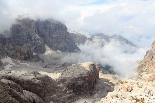 Panorama Alp Górskich Dolomitach Brenta Chmurami Włochy — Zdjęcie stockowe