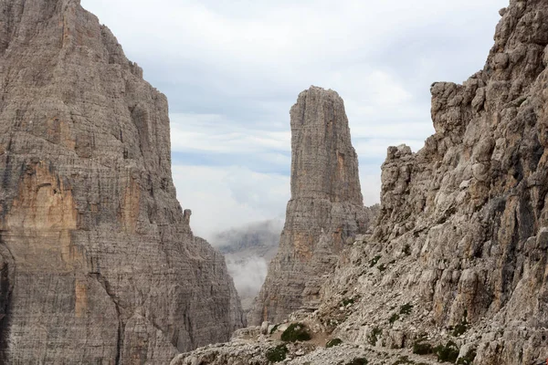 Mountain Campanile Basso Brenta Dolomieten Met Wolken Italië — Stockfoto