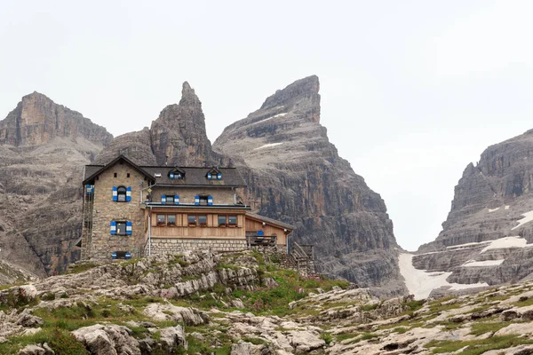 Alpine Hut Rifugio Tuckett Mountain Cima Sella Panorama Brenta Dolomites — Stock Photo, Image