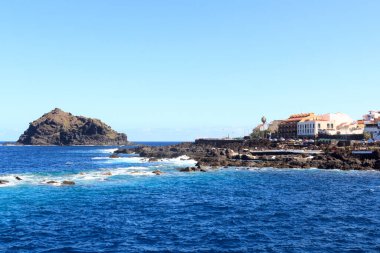 İspanya 'nın Kanarya Adası Tenerife' de Atlantik Okyanusu ile Garachico Panoraması