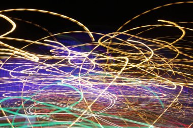 Çizgili etkisi, çok renkli aydınlatma satırlarında hareket - soyut kavram, etkisi - uzun pozlama fotoğraf