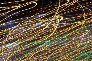 Çizgili etkisi, çok renkli aydınlatma satırlarında hareket - soyut kavram, etkisi - uzun pozlama fotoğraf