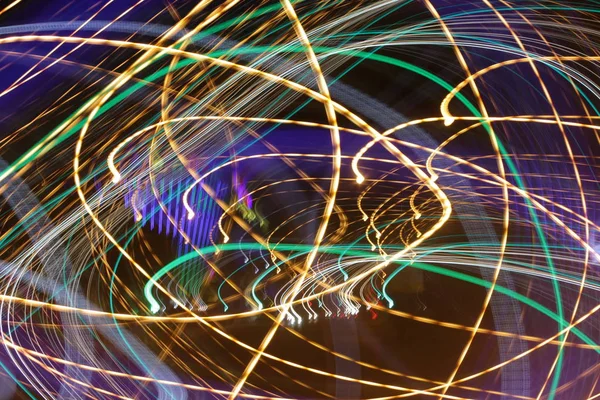 Çizgili etkisi, çok renkli aydınlatma satırlarında hareket - soyut kavram, etkisi - uzun pozlama fotoğraf
