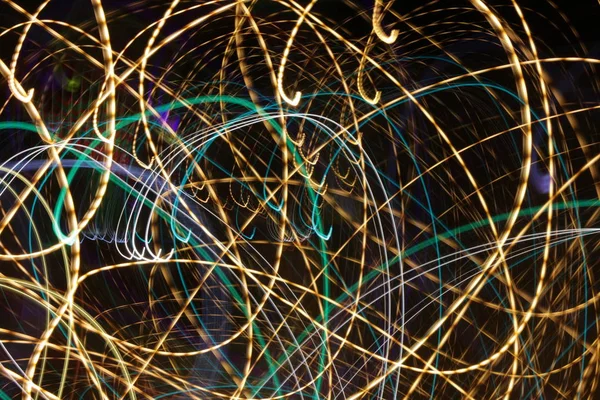 Çizgili etkisi, çok renkli aydınlatma satırlarında hareket - soyut kavram, etkisi - uzun pozlama fotoğraf