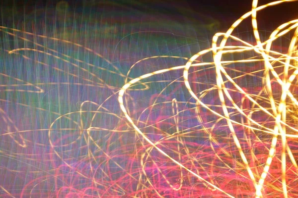 Çizgili etkisi, çok renkli aydınlatma satırlarında hareket - soyut kavram, etkisi - uzun pozlama fotoğraf