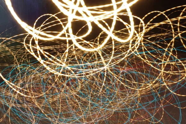 Çizgili etkisi, çok renkli aydınlatma satırlarında hareket - soyut kavram, etkisi - uzun pozlama fotoğraf