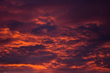 Günbatımında renkli gökyüzü