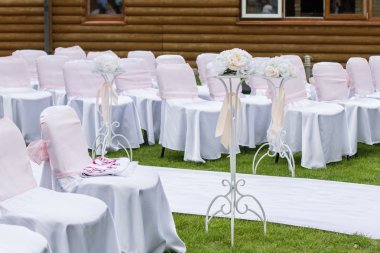 Güzel Bir Bahçede Düğün Töreni