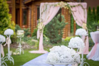 Güzel Bir Bahçede Düğün Töreni