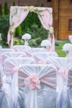 Güzel Bir Bahçede Düğün Töreni