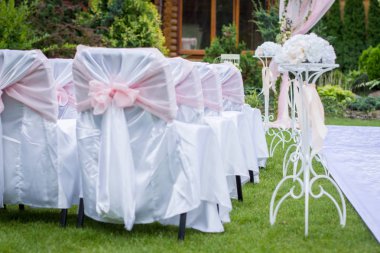 Güzel Bir Bahçede Düğün Töreni