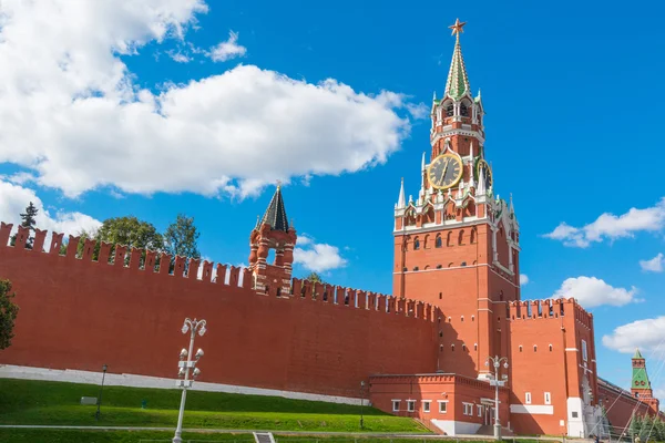 Spasskaya Torre del Kremlin en Moscú — Foto de Stock
