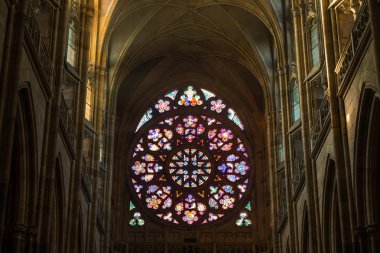 Prag, Çek Cumhuriyeti - 01.01.2017: Hradcany, St. Vitus Katedrali Prag Kalesi en ünlü kilisede olduğunu