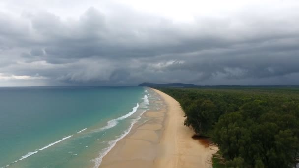 Paesaggio di spiaggia tropicale vuoto a Phuket — Video Stock