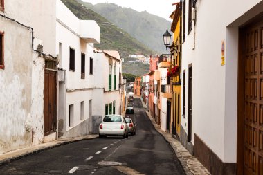 Garachico, Tenerife, İspanya - 11.02.2017: Street Garachico şehir Tenerife adasında