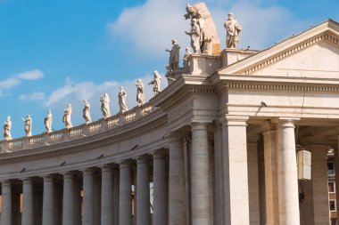 Basilica di San Pietro, Vatikan, Roma yanında Colomn
