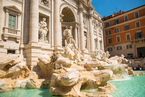 Veduta della famosa Fontana di Trevi a Roma — Foto Stock