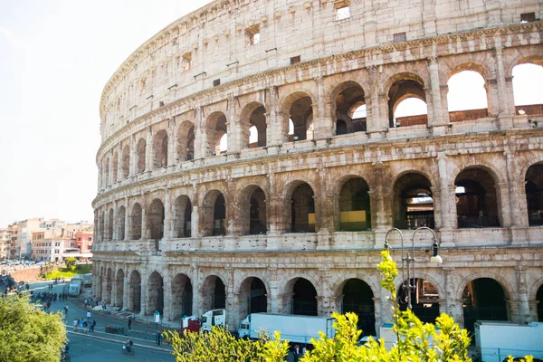 Antichi ruderi del Colosseo di Roma — Foto Stock