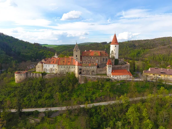 Vista aérea del castillo medieval Krivoklat en República Checa —  Fotos de Stock