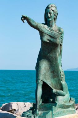 Kadınlar kocalarının dönüşü Rimini denizden bekleyen Anıtı