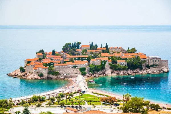 Ilha Sveti Stefan em Budva, Montenegro — Fotografia de Stock