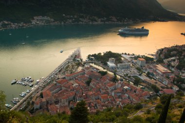 Kotor Körfezi ya da Boka Kotorska St John's kale Karadağ'dan