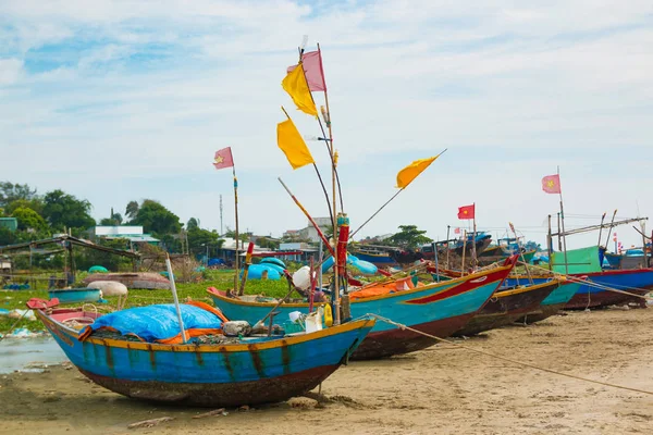 Plajda, geleneksel Vietnam balıkçılık coracles tekneleri balıkçı köyü, MUI Ne, Vietnam