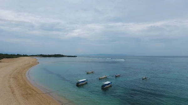 Vista aérea de los barcos de pesca balineses tradicionales en Bali, Indonesia — Foto de Stock