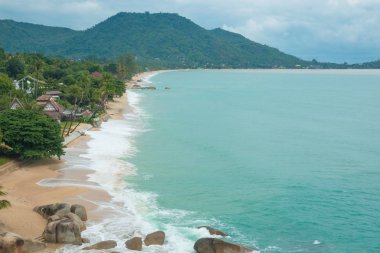 Güzel tropikal plaj Lamai Koh Samui, Tayland.