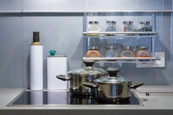 Modern mutfak evde mutfak eşyaları — Stok fotoğraf