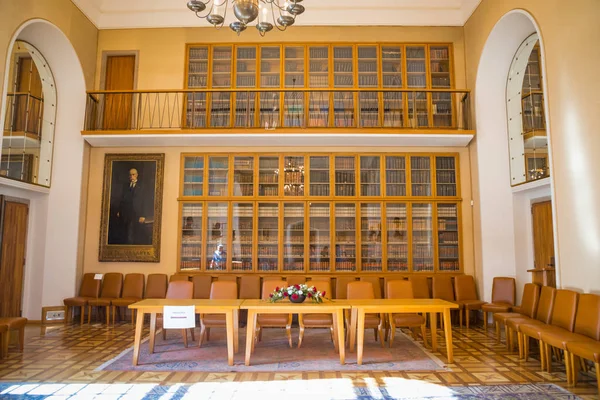 Praga, República Checa - 09.04.2018: Biblioteca de la Universidad Charles de Praga —  Fotos de Stock
