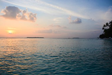 tropik gün batımı