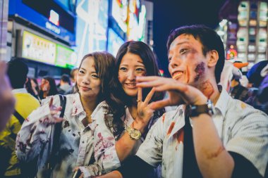 Osaka, Japonya - 31 Ekim 2015: Osa'Dotonbori alışveriş caddesi