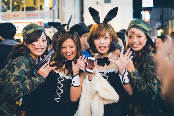 Osaka, Japan - 31 oktober 2015: Shoppinggatan Dotonbori OSA — Stockfoto