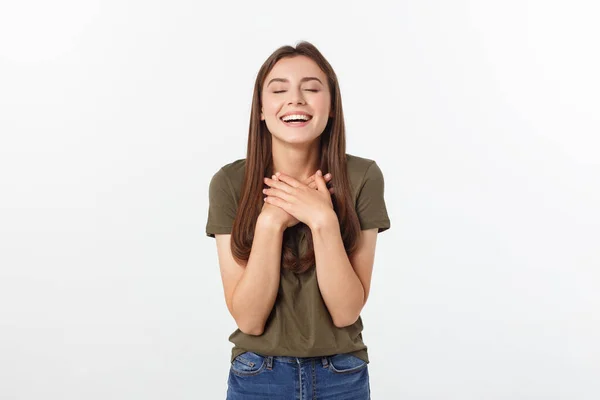 Mujer feliz riendo. Retrato de cerca mujer sonriendo con una sonrisa perfecta fondo gris aislado. Emoción humana positiva —  Fotos de Stock