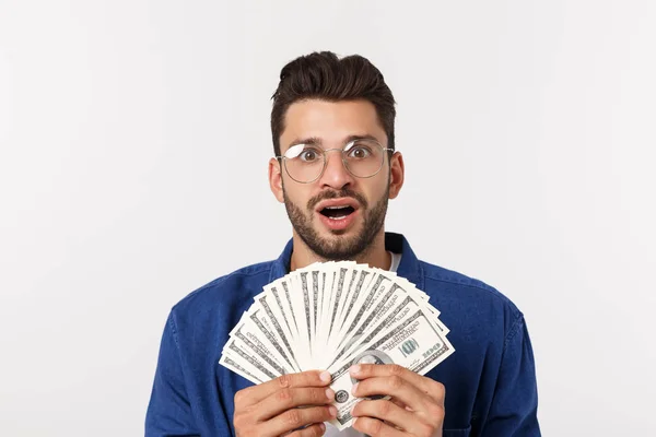 매력적인 남자는 현금 돈을 손에 들고 한, 고립 된 흰색 바탕에 — 스톡 사진