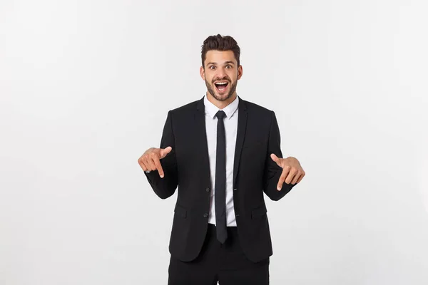 Concepto de negocio: Retrato joven hombre de negocios guapo señalar de lado a lado para el espacio de copia vacío. Aislado sobre fondo blanco —  Fotos de Stock