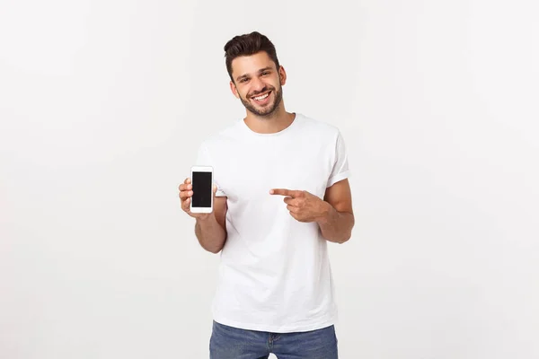 Obchodní, úspěch a technologie koncept s podnikatelem zobrazující smartphone s prázdnou obrazovkou a kopírovat prostor izolovaný na bílé. — Stock fotografie